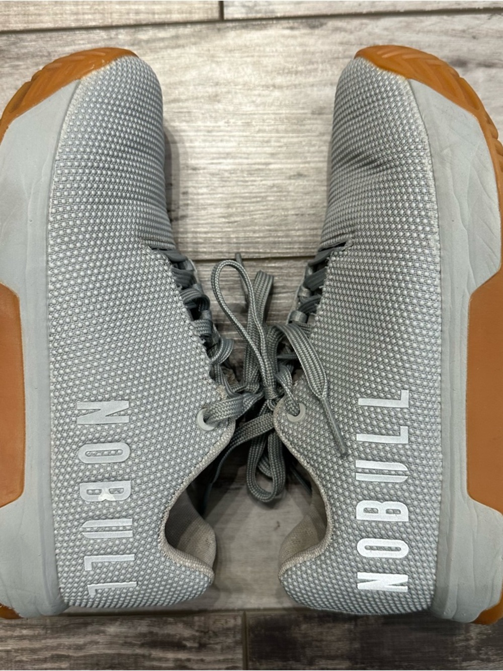 NOBULL Women’s Grey Knit Training Shoes with Gum Outsole Mens 5/women’s 6.5